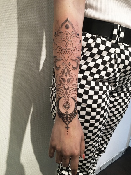oriental dotwork tattoo