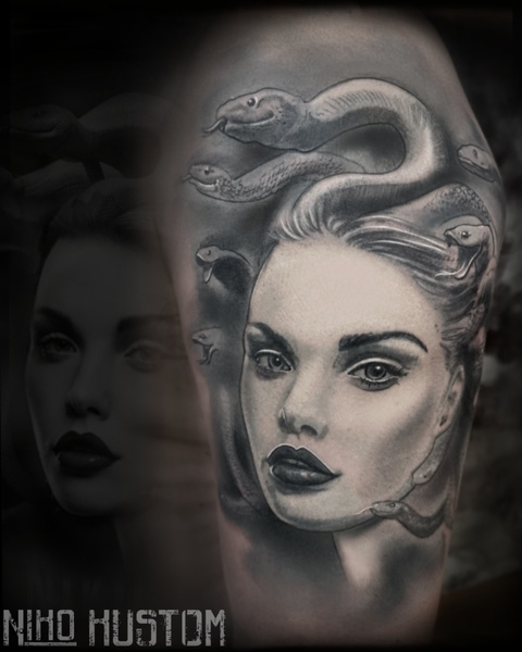 medusa tatouage portrait femme