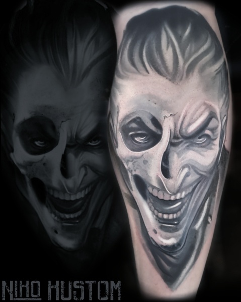 Tatouae portrait joker dc comics batman tattoo